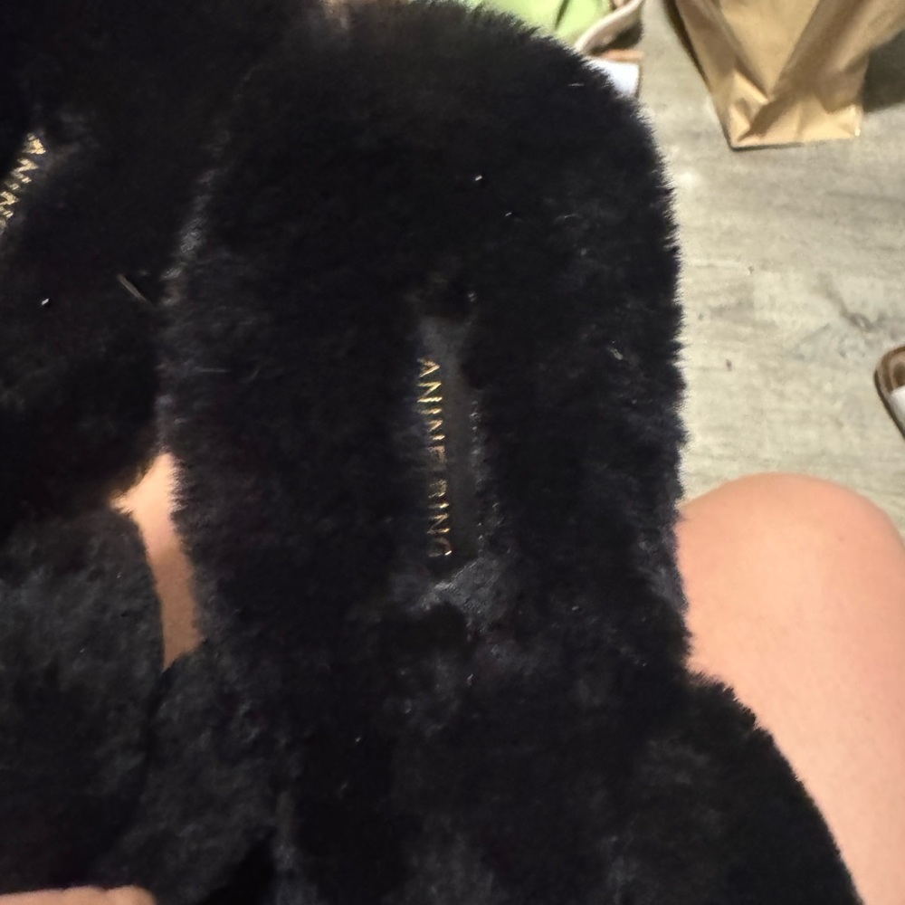 Anine Bing Black Fur-Lined Footwear - Picture 4 of 5